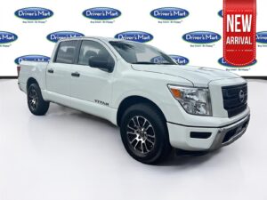 2023 Nissan Titan SV